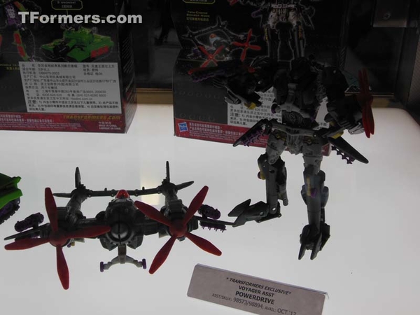 Sdcc 2012 Toys R Us Transformers Generations Asia Exclusive Powerdive  (64 of 141)